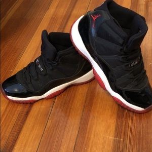 Jordan 11s size 7